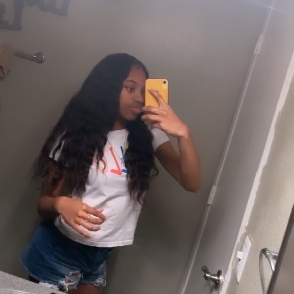 Meet your Posher, Janirra - Picture 1 of 1